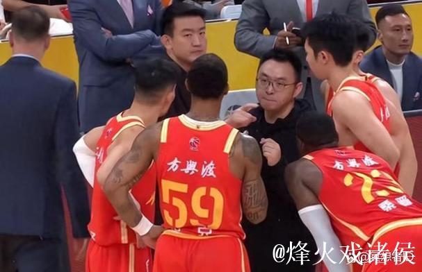 CBA常规赛揭幕战:塔克16分&迪亚洛17分,广厦88-74战胜山西 CBA常规赛揭幕战:塔克16分&迪亚洛17分,广厦88-74战胜山西